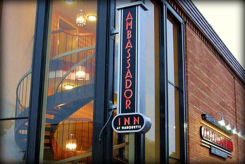Ambassador Inn Milwaukee Exterior photo